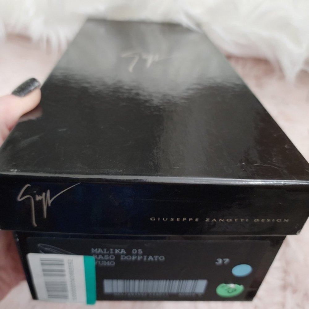 EUC GIUSEPPE ZANOTTI Malika Gray & Black Slip on Beaded Ballerina Flats Size 7 - Picture 9 of 9